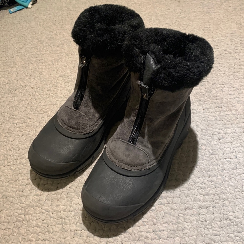 Sorel grey black fur slip on insulated boots 7.5